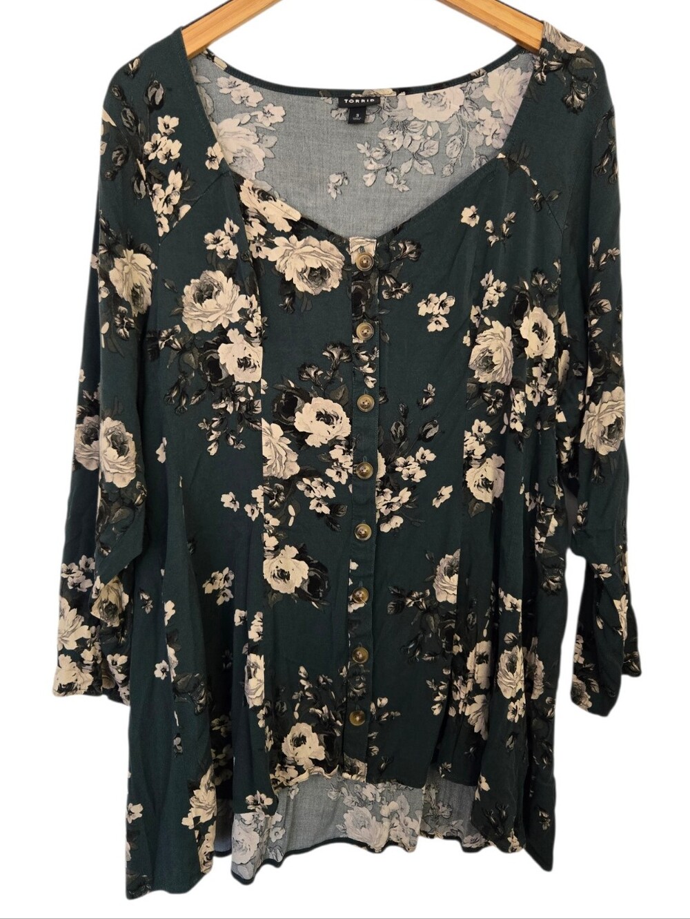 🌿 Torrid Floral Hi-Low Blouse | Size 3 (3X) | Dark Green Boho Button Front Top - Picture 2 of 6